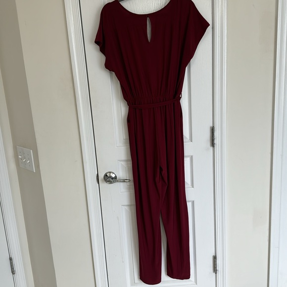 Gilli Burgandy V Neck Jumpsuit - Picture 13 of 14